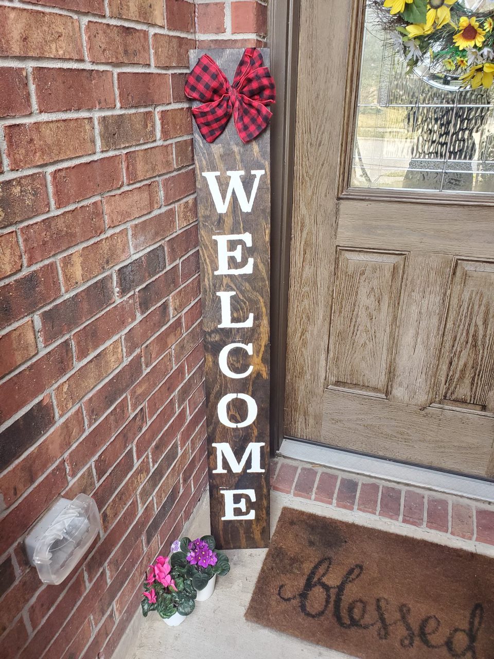 Welcome sign with Burlap Bow