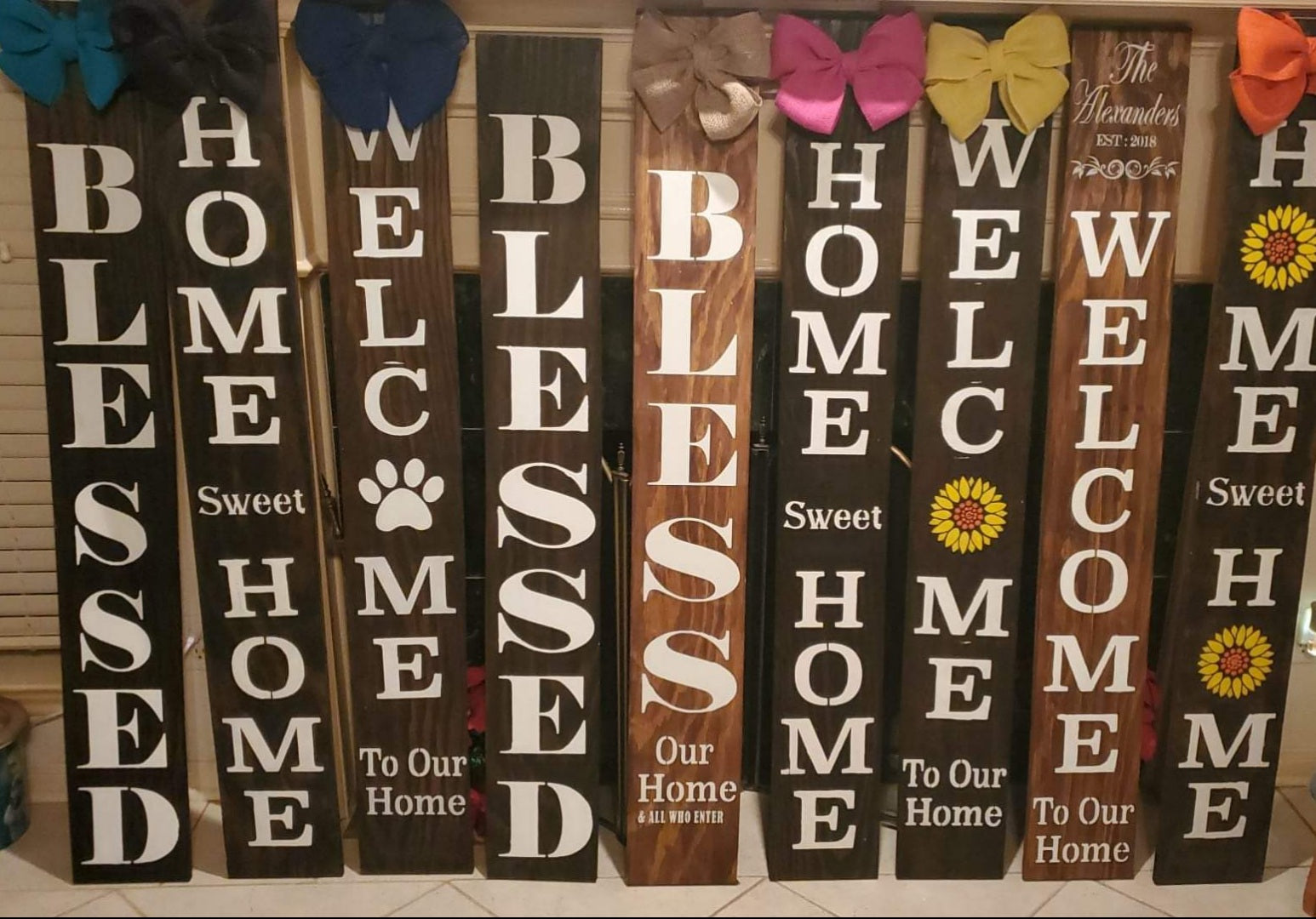 Pawprint Welcome Porch Sign with Burlap Bow