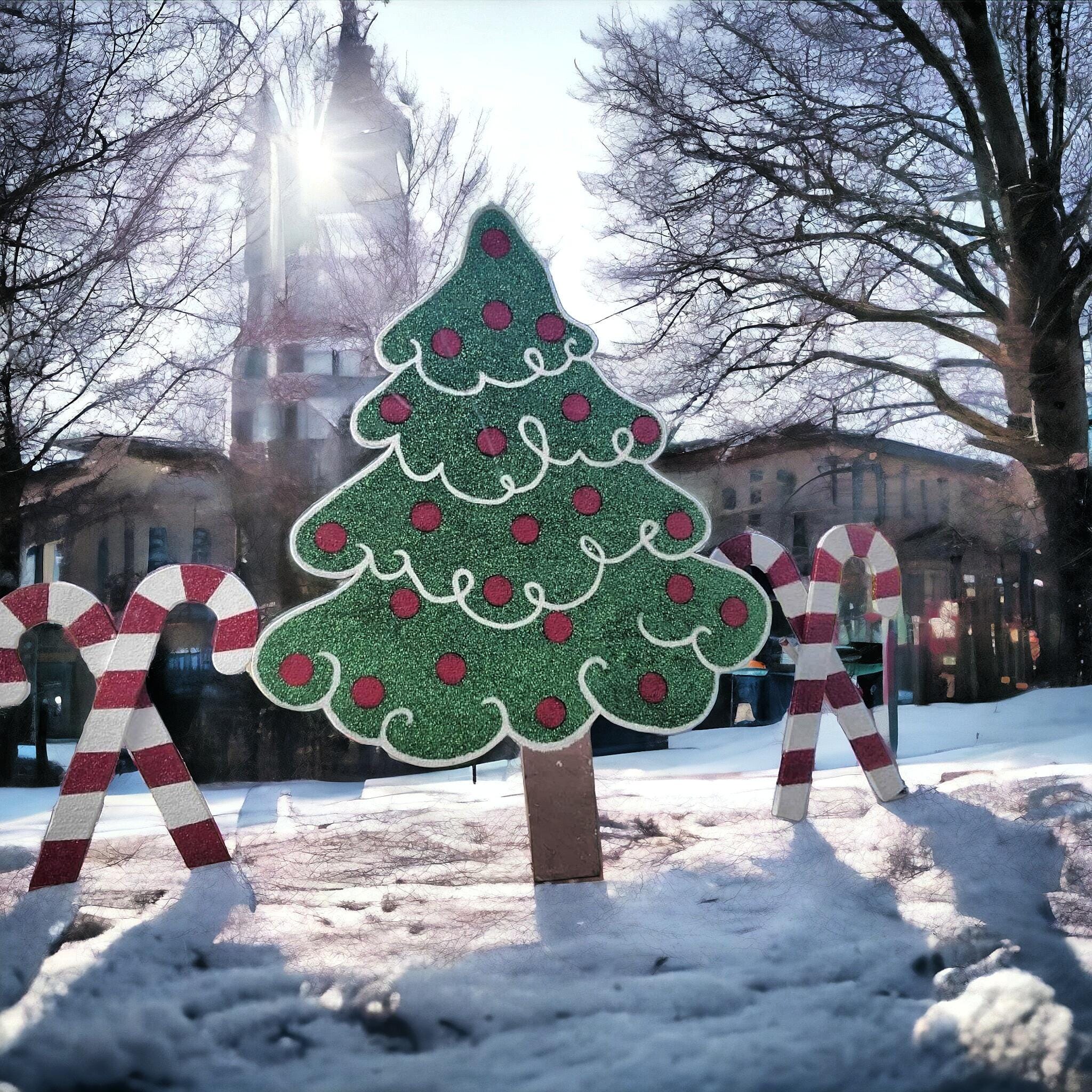 Christmas Tree With Red Ornaments  Wooden Yard Christmas All Weather Decoration – Hardware and Posts incl. - Easy setup- sealed