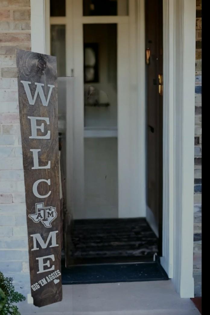 Handpainted TEXAS Aggie Welcome Porch sign with White Emblem  - Weatherproof - Heavy