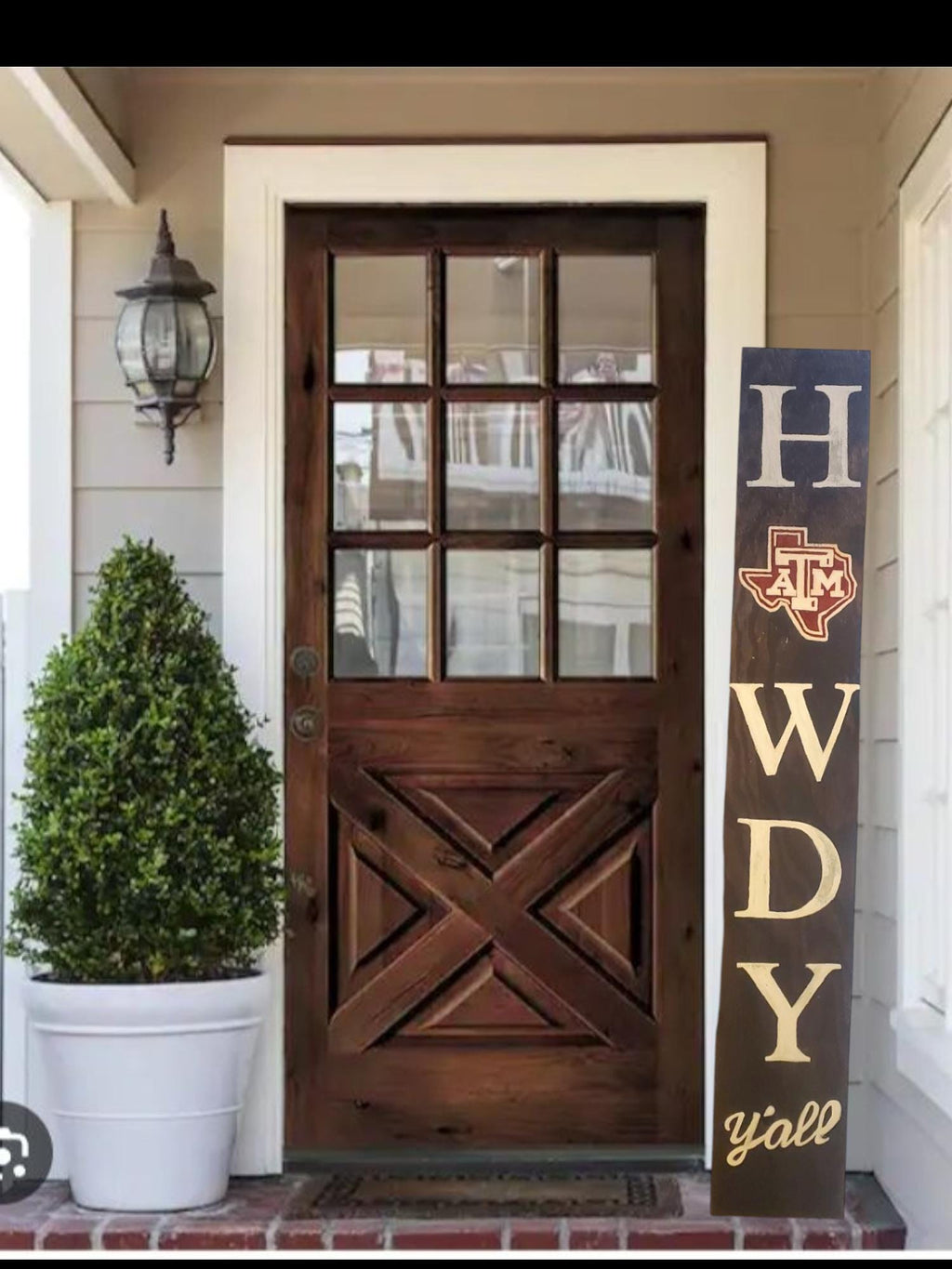Texas A&M Porch Leaner Sign: Handpainted "Howdy Y'all" Vertical Decor