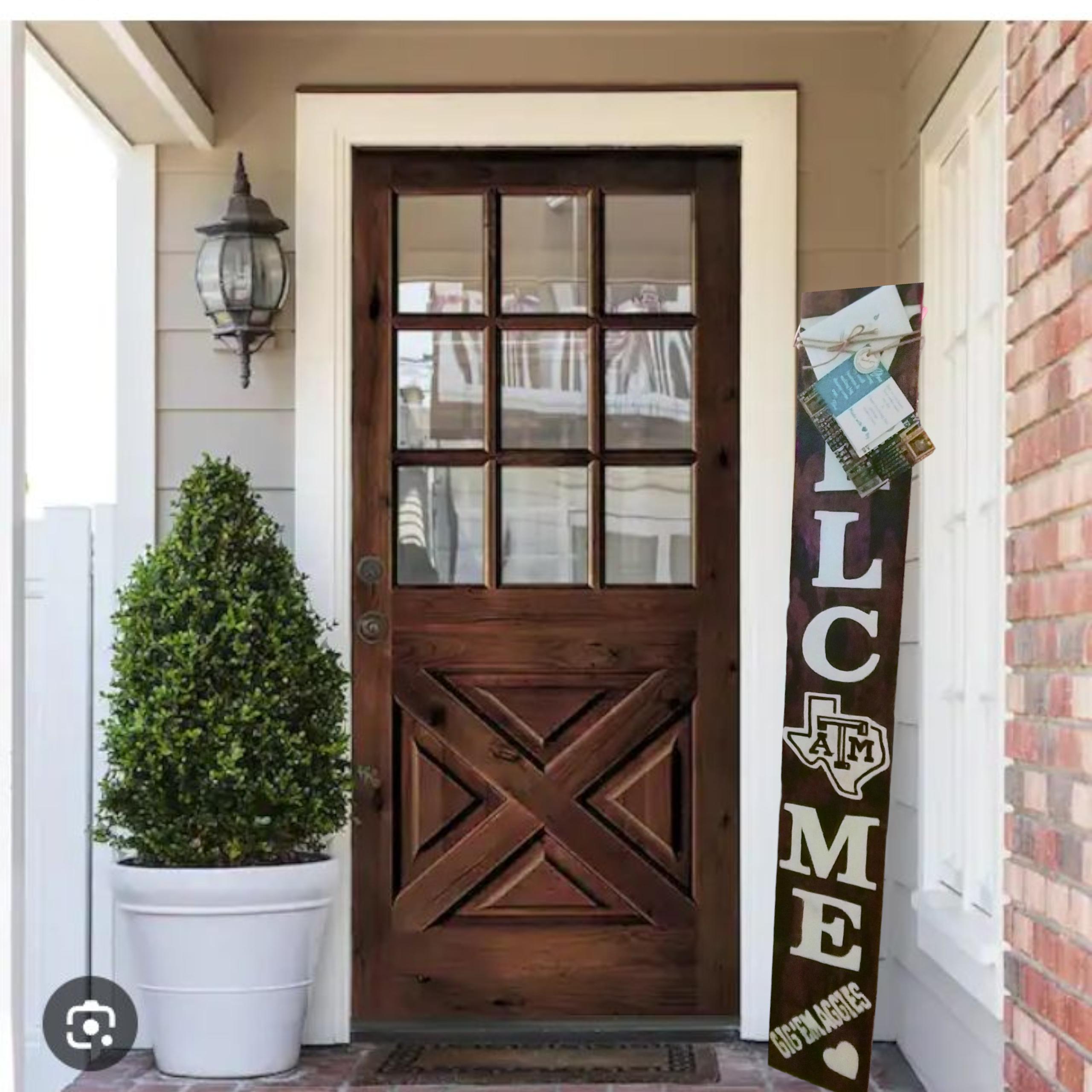 TEXAS A&M Welcome Wooden Porch Leaner sign with White Emblem  - Weatherproof